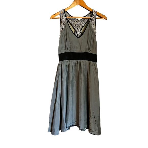 Christopher Deane grey 100% silk dress with lace details - Picture 2 of 11